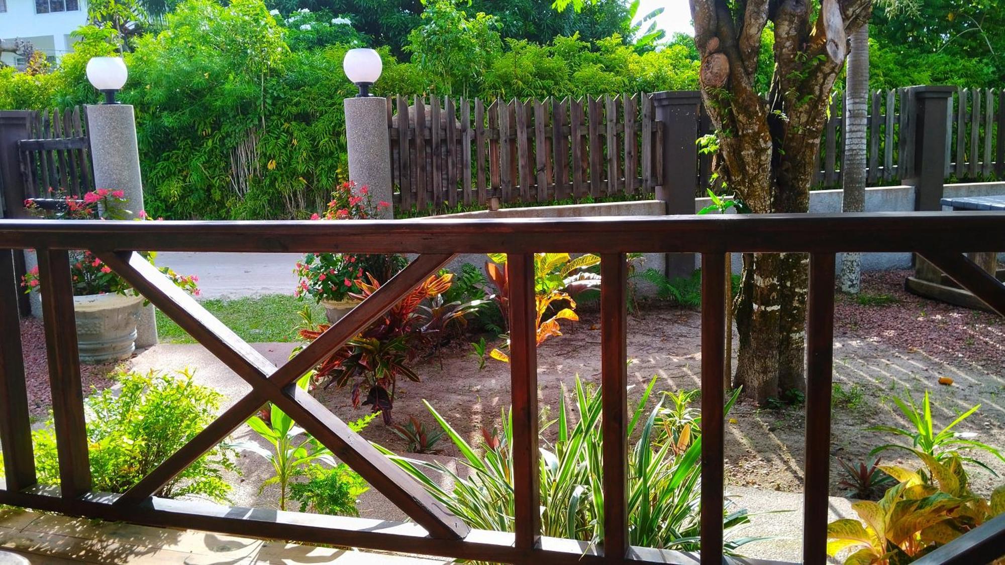 Fern Lodge Self Catering Ла-Діг Номер фото